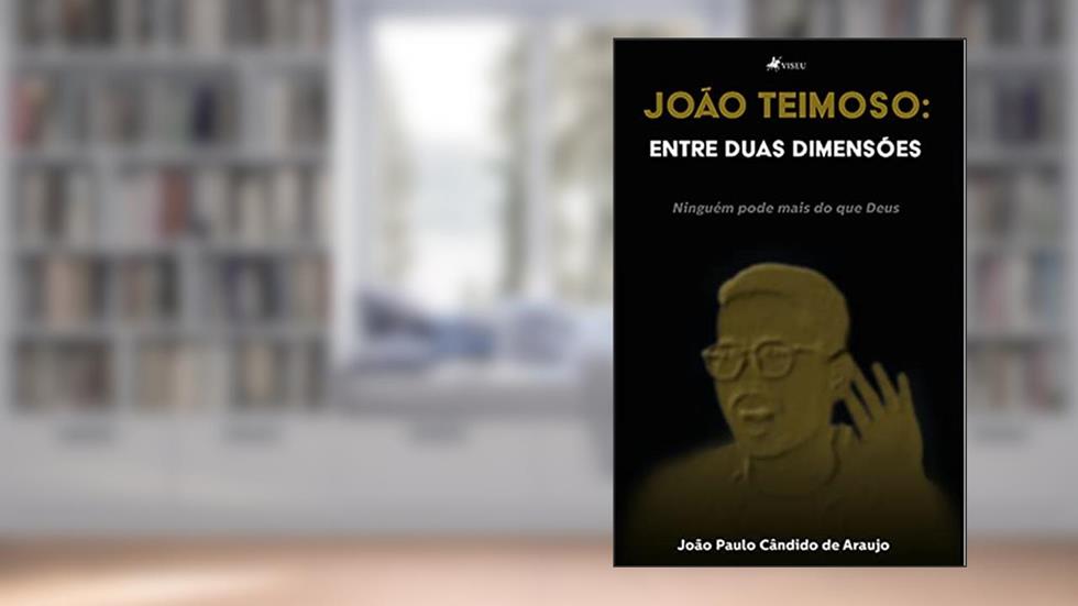 Joa~o Teimoso: entre duas dimenso~es, do autor João Paulo Cândido de Araujo