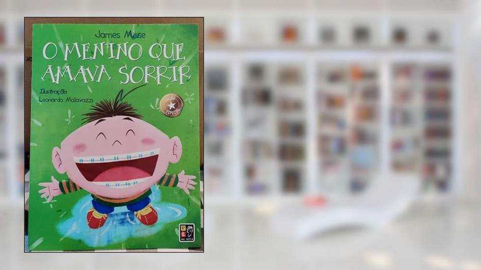 Menino que Amava Sorrir - Capa Verde, do autor James Misse; Pé Da Letra