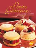 Ler Petits gateaux, do autor École Lenôtre Ler Petits gateaux, do autor École Lenôtre