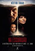 Ler Na escuridão, do autor Héctor Tobar
